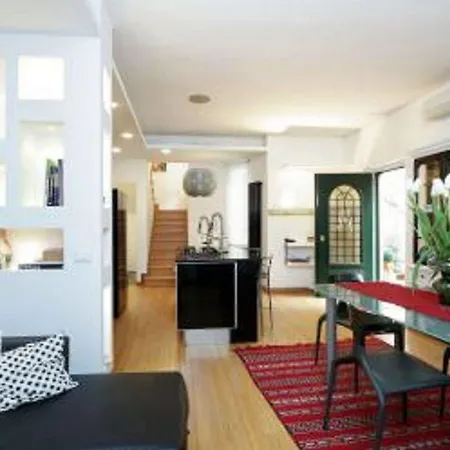 Karol Apartmán