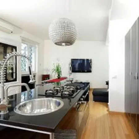 Karol Apartmán *